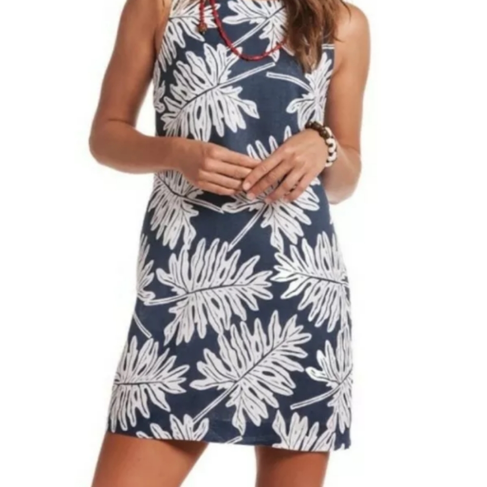 🌺NWT Island Company🌴
Classic Luau Shift Dress 🌺